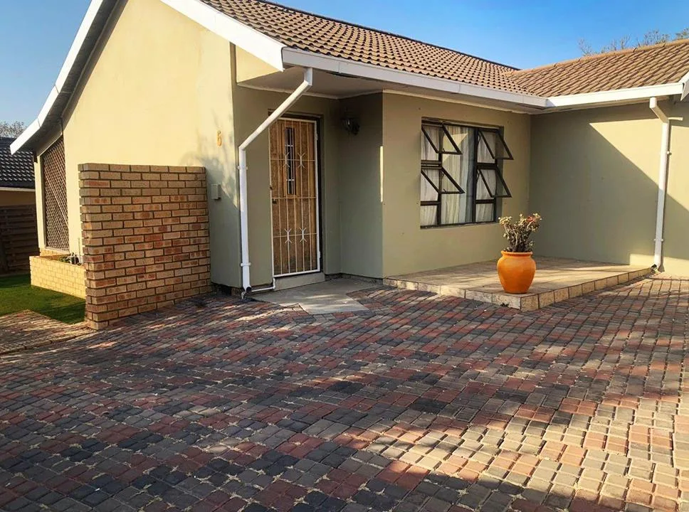 3 Bedroom House to rent in Esther Park