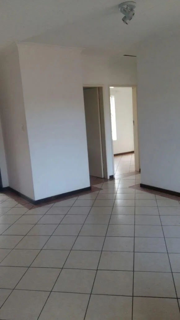 Townhouse to rent in Centurion Central