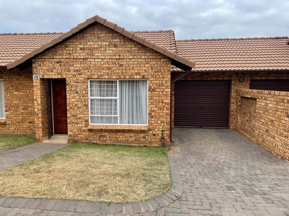 2 Bedroom Townhouse to rent in Witpoortjie