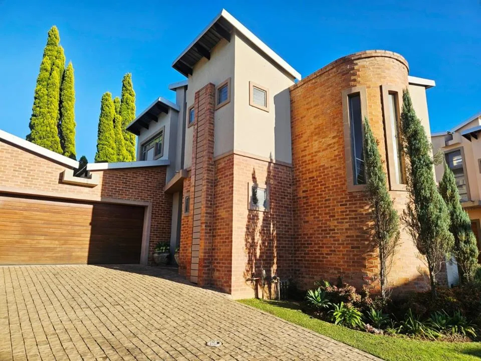 3 Bedroom Townhouse for sale in Cashan