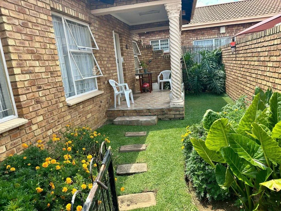 2 Bedroom Townhouse to rent in Van Dyk Park