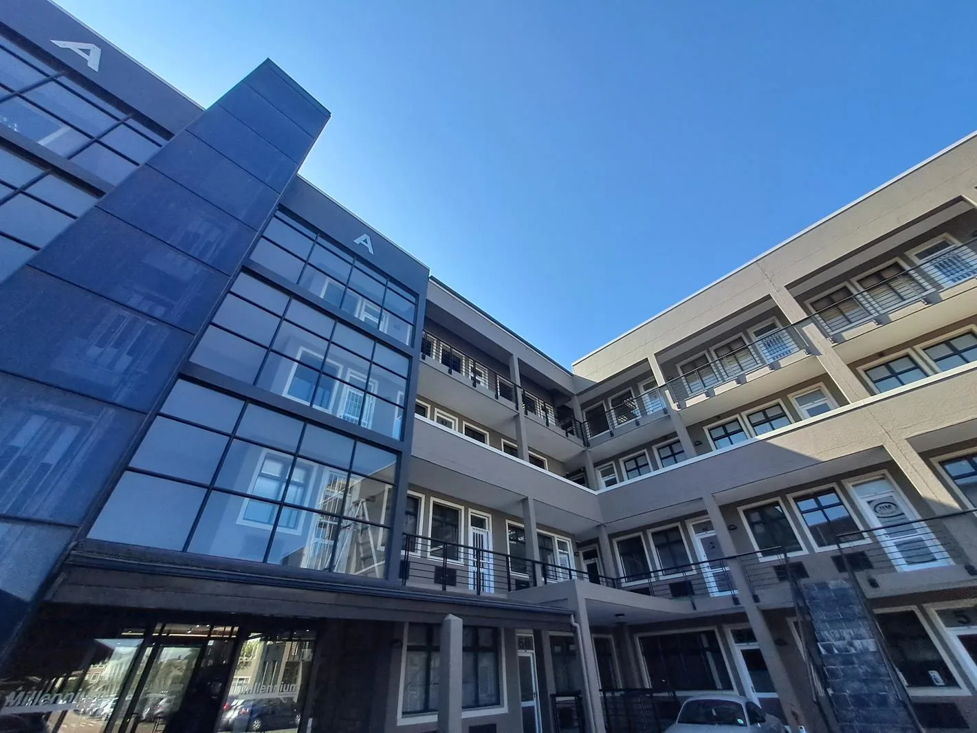106 m² Commercial space in Century City