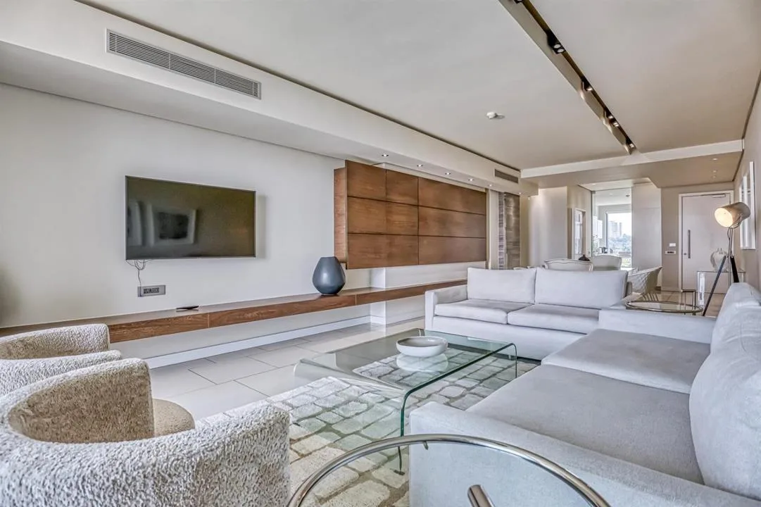 2 Bedroom Apartment / flat to rent in Sandton Central