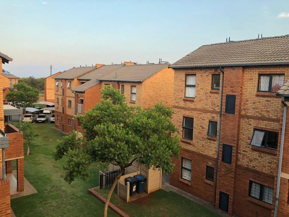 2 Bedroom Apartment / flat to rent in Olympus AH