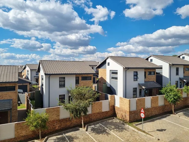3 Bedroom Townhouse to rent in Amberfield