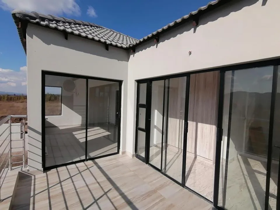 5 Bedroom House for sale in Everglades Estate