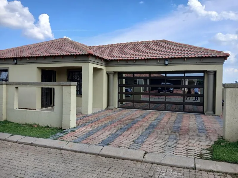 3 Bedroom Townhouse for sale in Flamwood