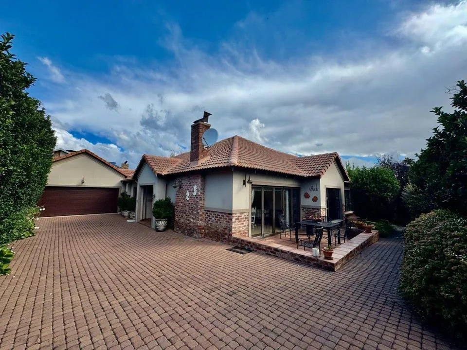 3 Bedroom House for sale in Tuscany Ridge