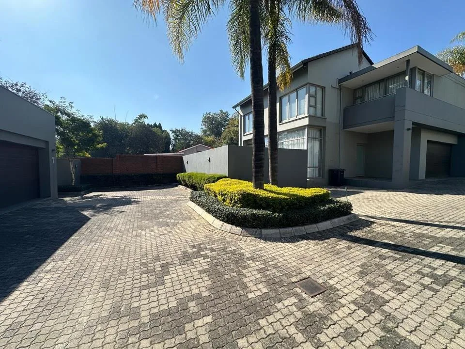 3 Bedroom Townhouse to rent in Menlo Park
