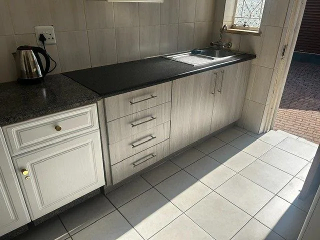 1.5 Bedroom Apartment / flat to rent in Noordheuwel
