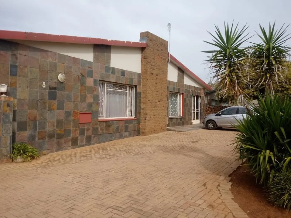 4 Bedroom House for sale in Declercqville