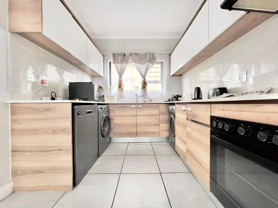 3 Bedroom Apartment / flat to rent in Waterfall