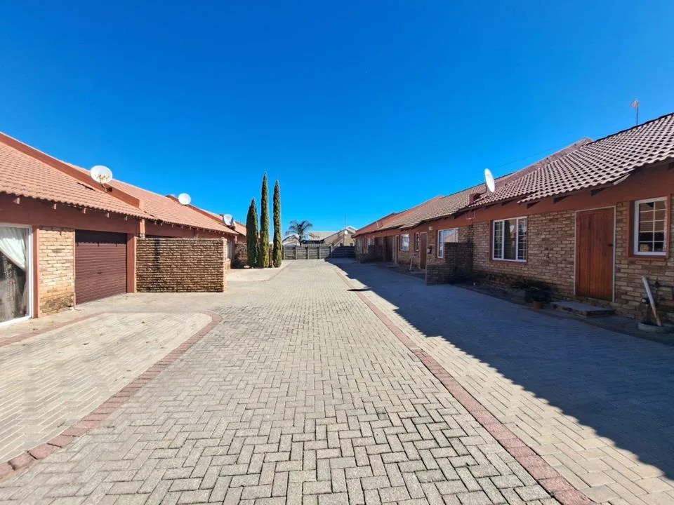 3 Bedroom Townhouse for sale in Wilkoppies