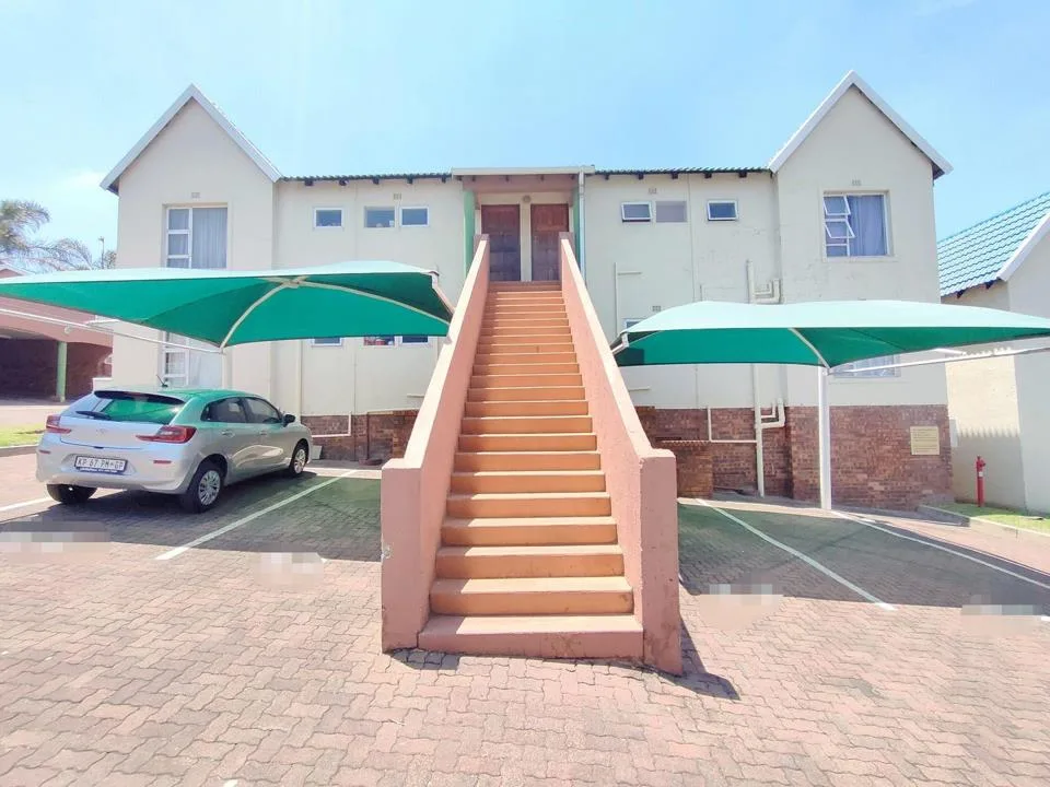 2 Bedroom Townhouse to rent in Winchester Hills