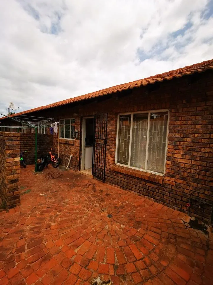 2 Bedroom Apartment / flat to rent in Doornpoort
