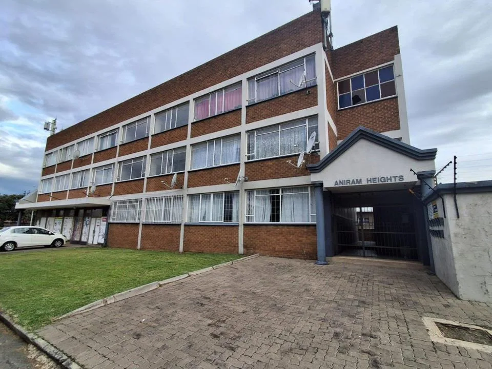 1.5 Bedroom Apartment / flat to rent in Alberton North