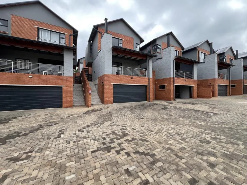 3 Bedroom Townhouse to rent in Olympus AH
