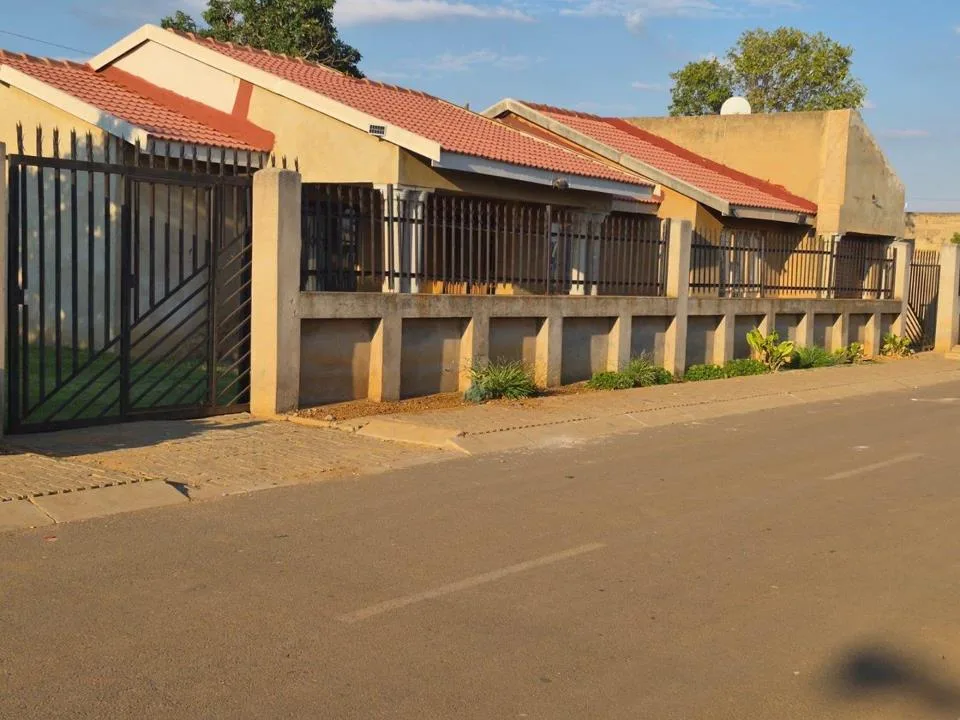 3 Bedroom House for sale in Orange Farm