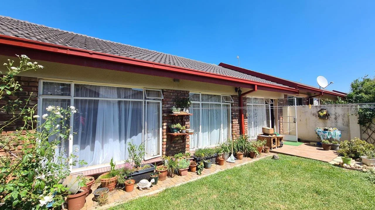 2 Bedroom Townhouse for sale in Kannoniers Park