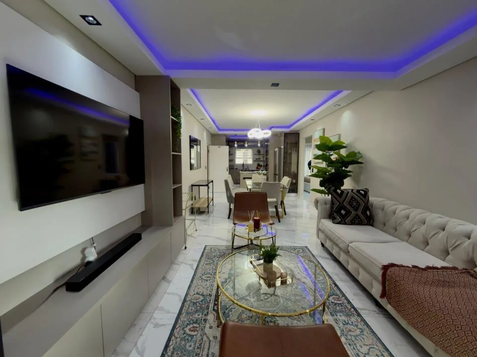 2 Bedroom Apartment / flat to rent in Morningside