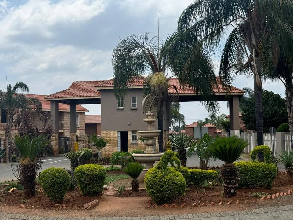 2 Bedroom Townhouse for sale in Waterval East