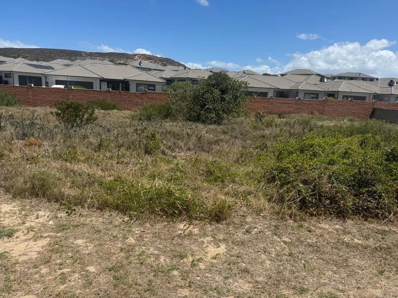 830 m² Land available in Diaz Beach