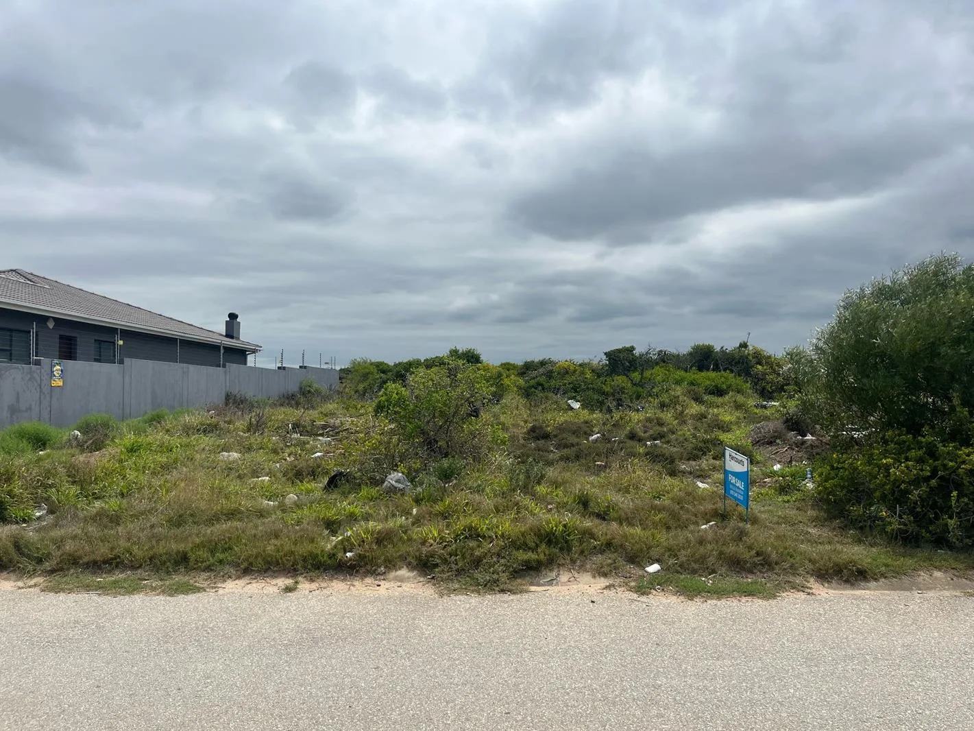 607 m² Land available in Bluewater Bay