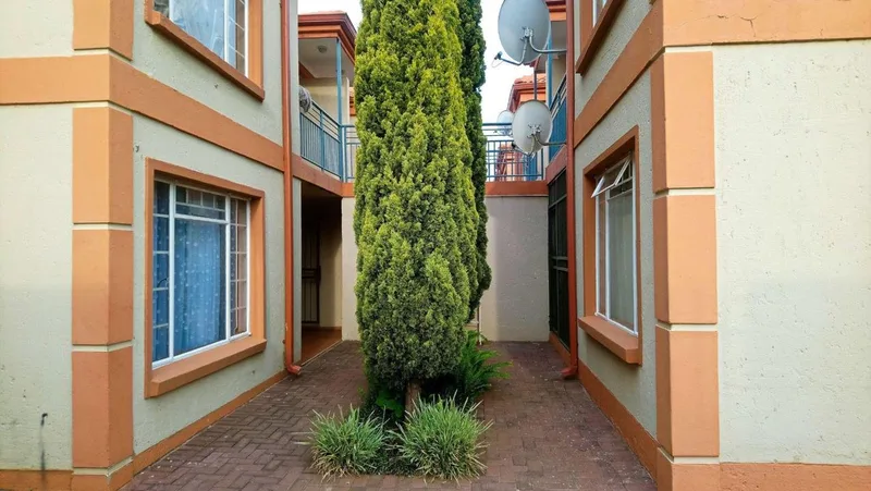 2 Bedroom Townhouse for sale in Miederpark