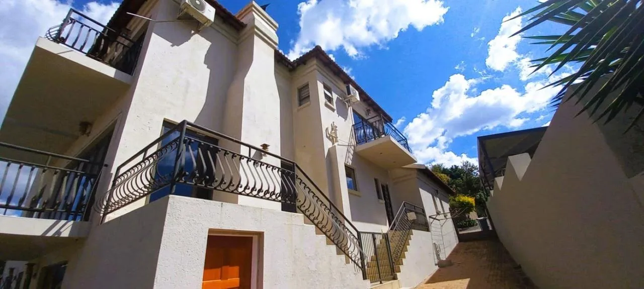 5 Bedroom House for sale in Cashan