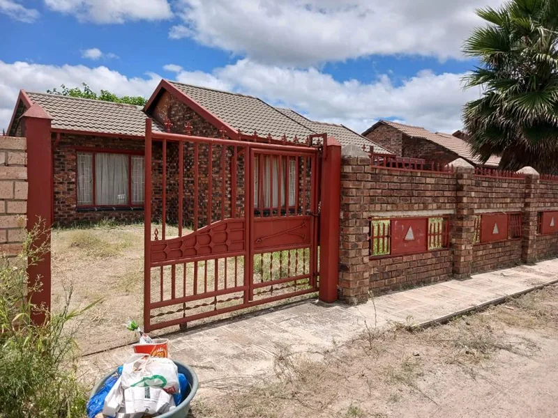 House for sale in Boitekong Ext 3
