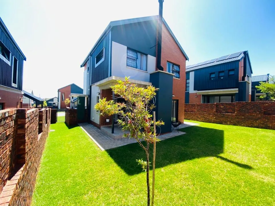 3 Bedroom House to rent in North Riding AH