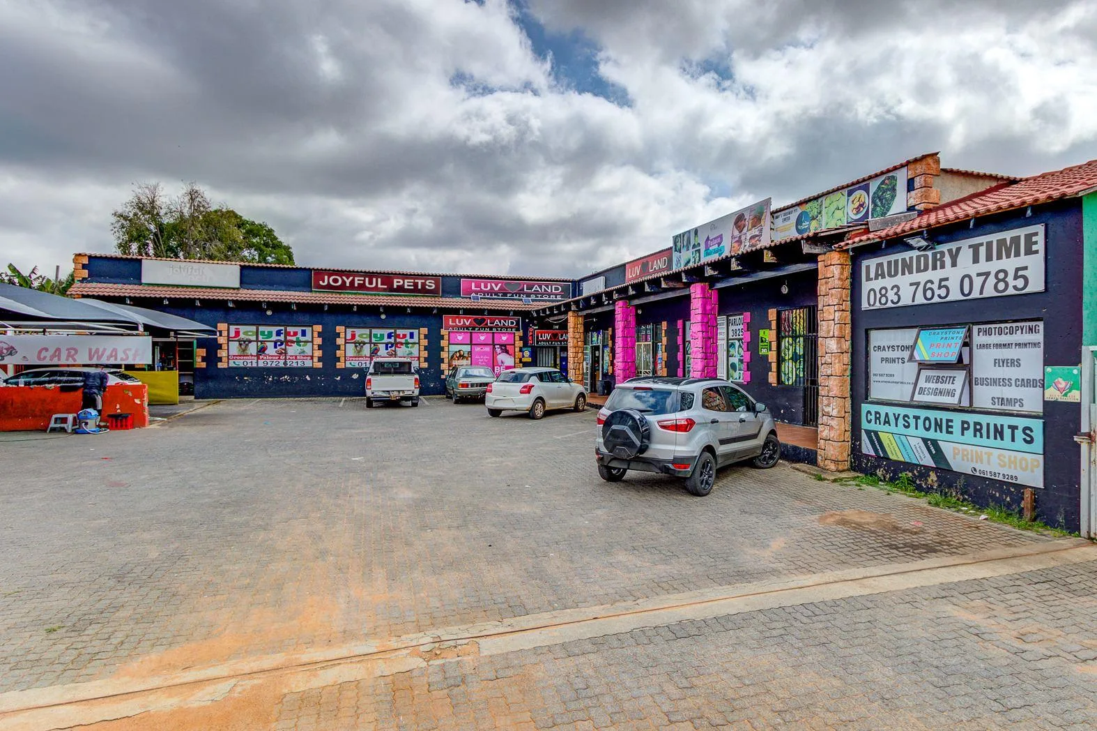 Commercial space in Glen Marais