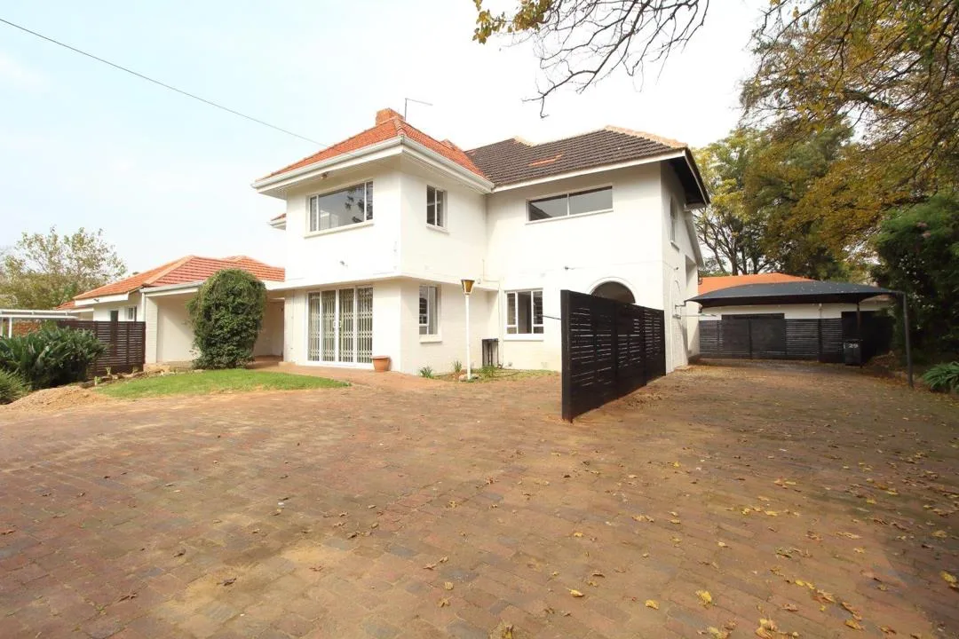 3 Bedroom Apartment / flat to rent in Lakefield