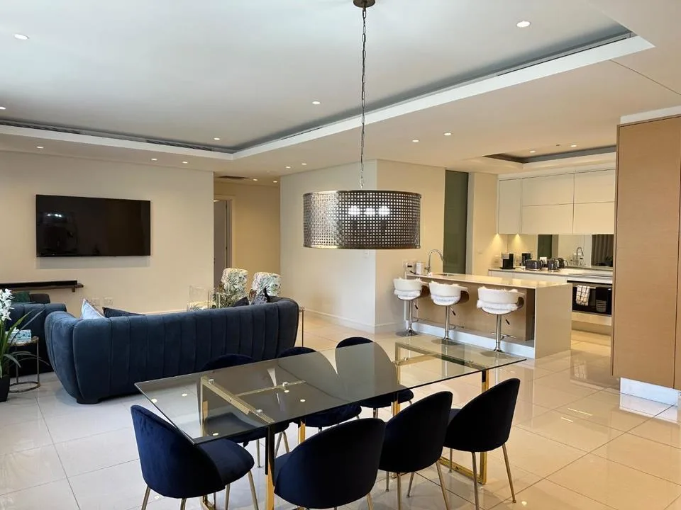3 Bedroom Apartment / flat to rent in Houghton Estate