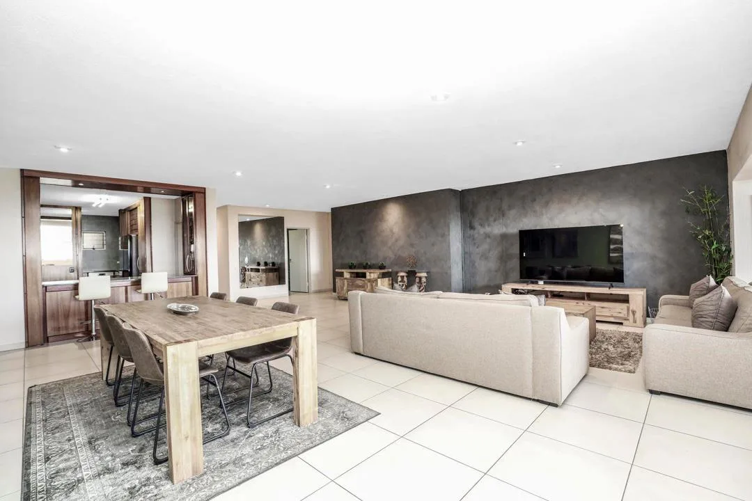 3 Bedroom Apartment / flat to rent in Morningside