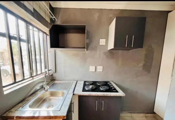 0.5 Bedroom Apartment / flat to rent in Primrose