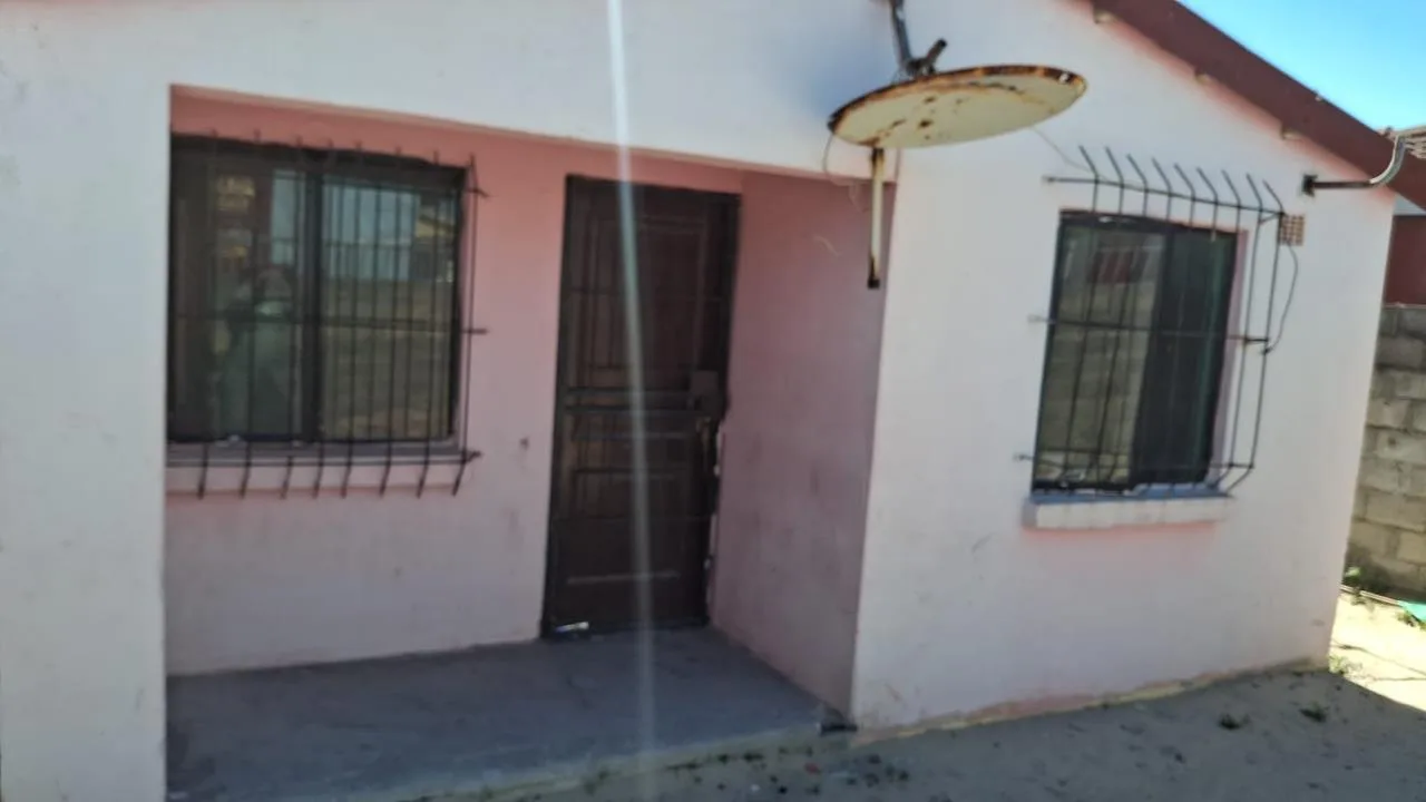2 Bedroom House for sale in Browns Farm
