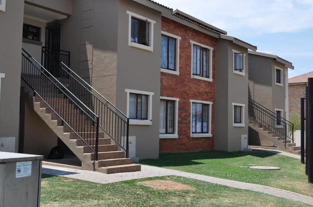 2 Bedroom Townhouse to rent in Montana
