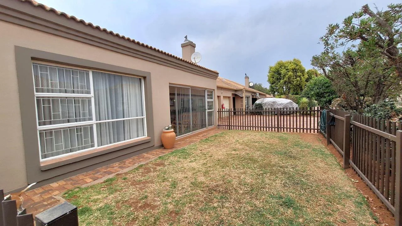 2 Bedroom Townhouse for sale in Vanderbijlpark SE 2