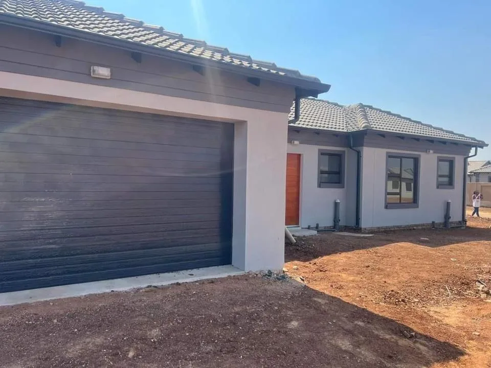 4 Bedroom House for sale in Sharon Park