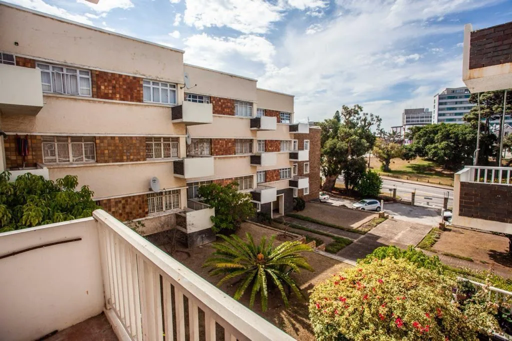 2 Bedroom Apartment / flat to rent in St Georges Park