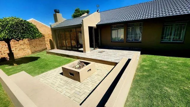 4 Bedroom House to rent in Noordrand
