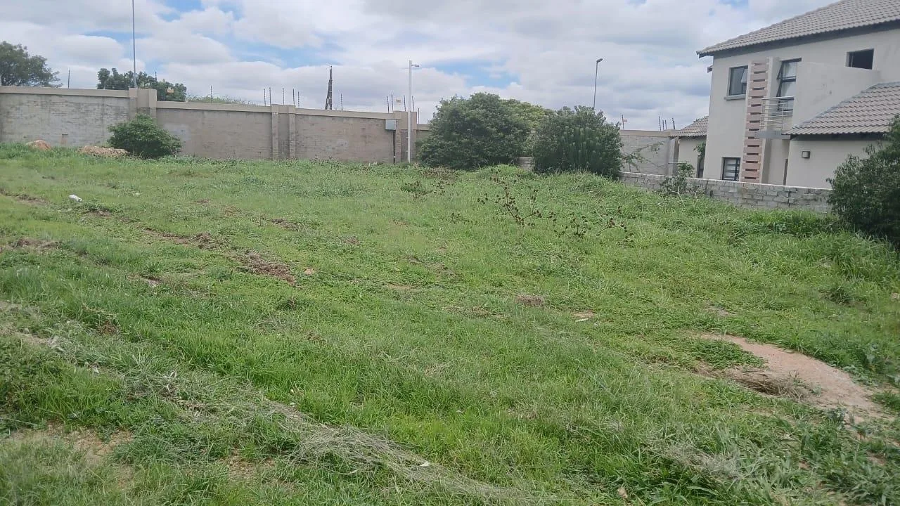 605 m² Land available in Tweefontein