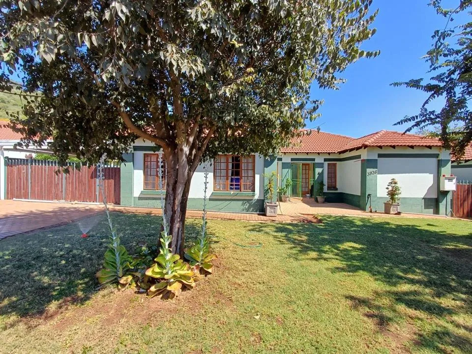 5 Bedroom House for sale in Thabazimbi