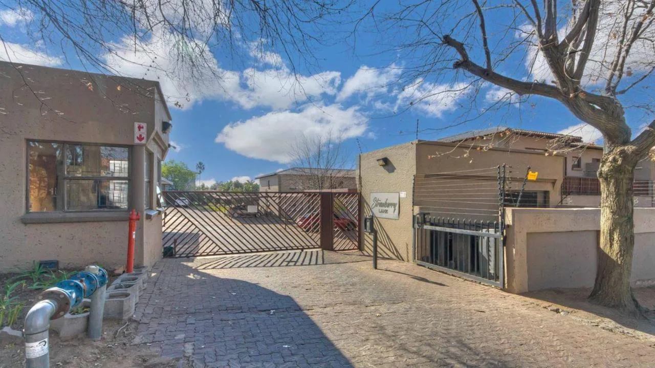 3 Bedroom Apartment / flat for sale in Buccleuch