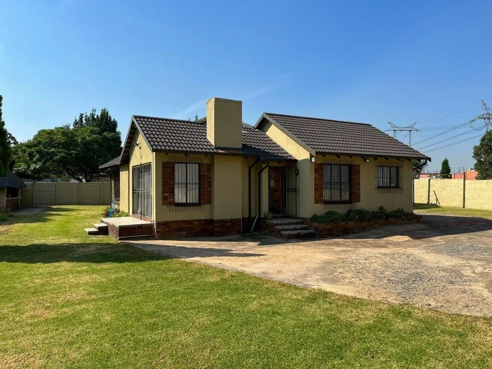 3 Bedroom House for sale in Brackendowns