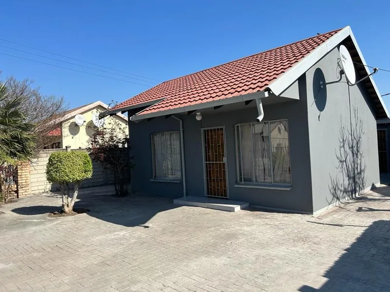 2 Bedroom House for sale in Meriting
