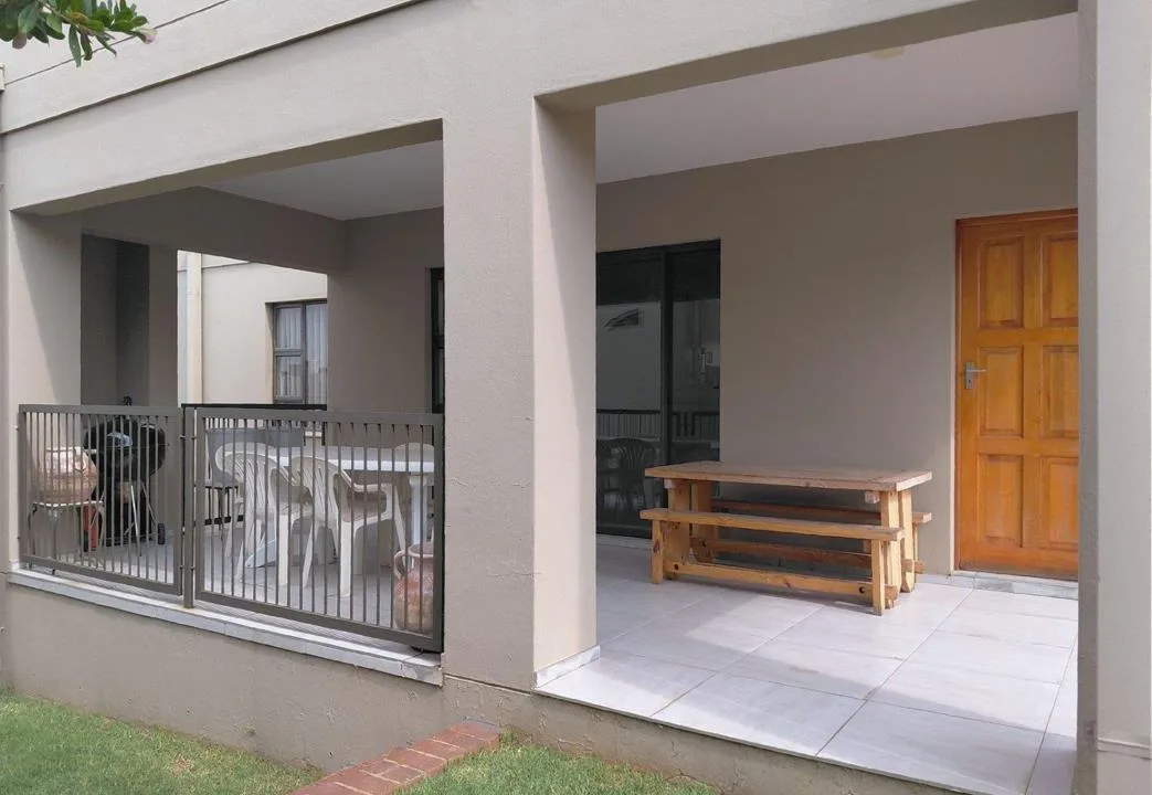 3 Bedroom House for sale in Rietvalleirand