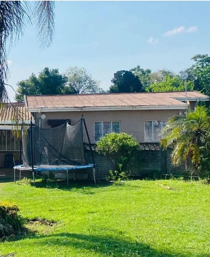 2 Bedroom House to rent in Howick West