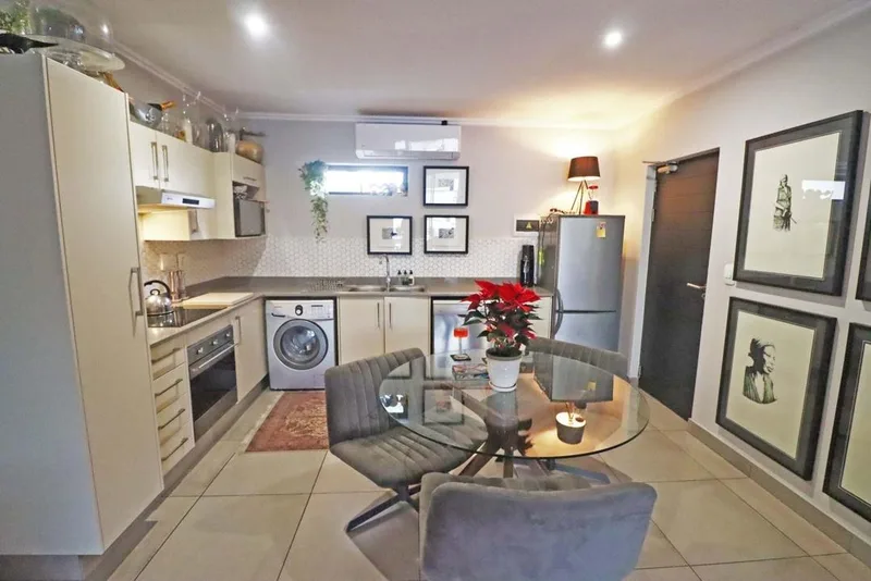 2 Bedroom Apartment / flat to rent in Bryanston